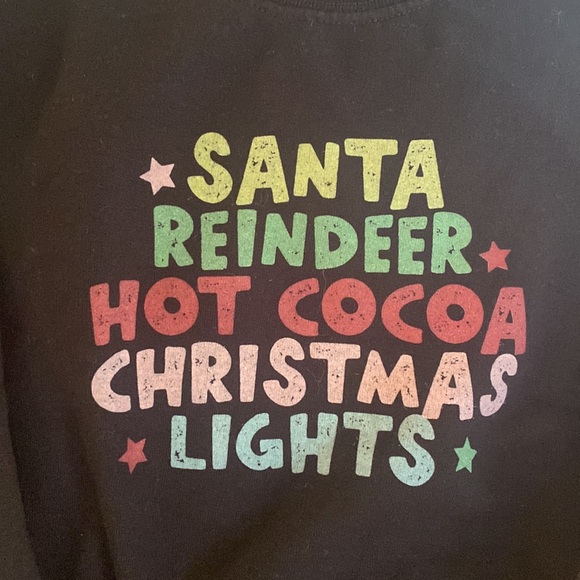 Adorable Christmas Sweatshirt 🎅 🎄 - Picture 2 of 7